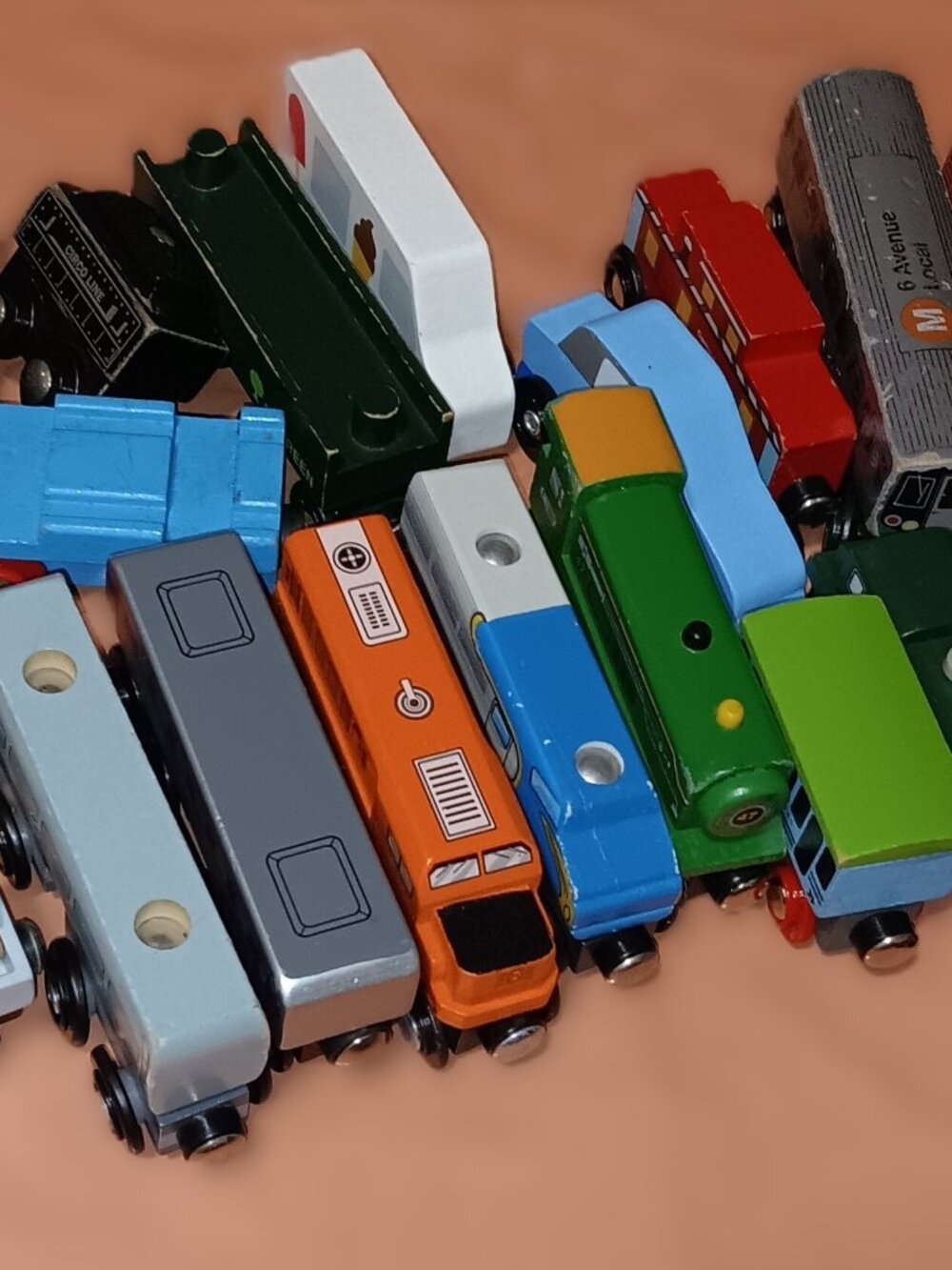 Thomas Brio Compatible Wooden Railway Train Track Engines Cargo Cars Lot of 27
